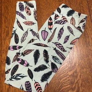 🔴SOLD🔴 Lularoe Feather Leggings OS